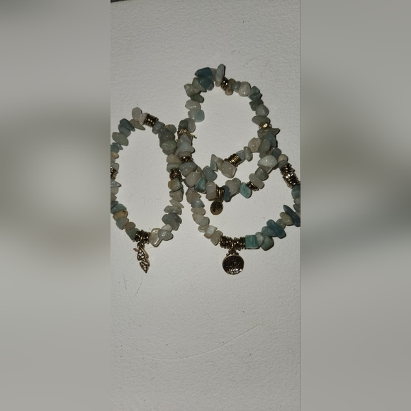 Stackable mint green bracelets - Picture 2 of 3